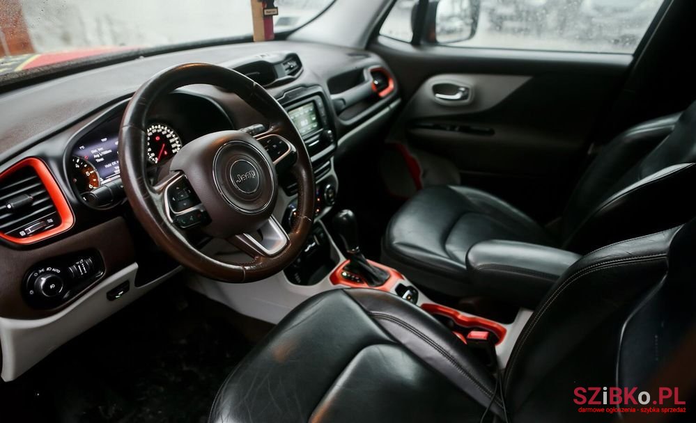 2015' Jeep Renegade photo #2