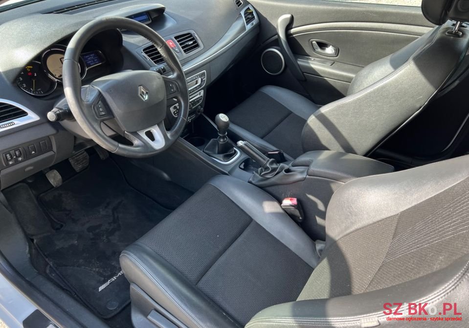 2010' Renault Megane photo #6