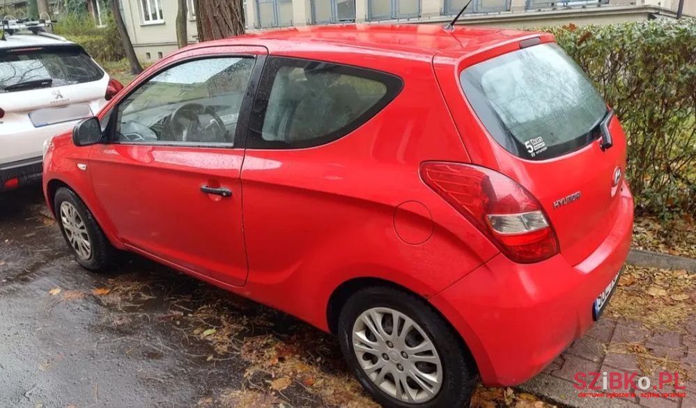 2010' Hyundai i20 1.4 Crdi Comfort photo #2