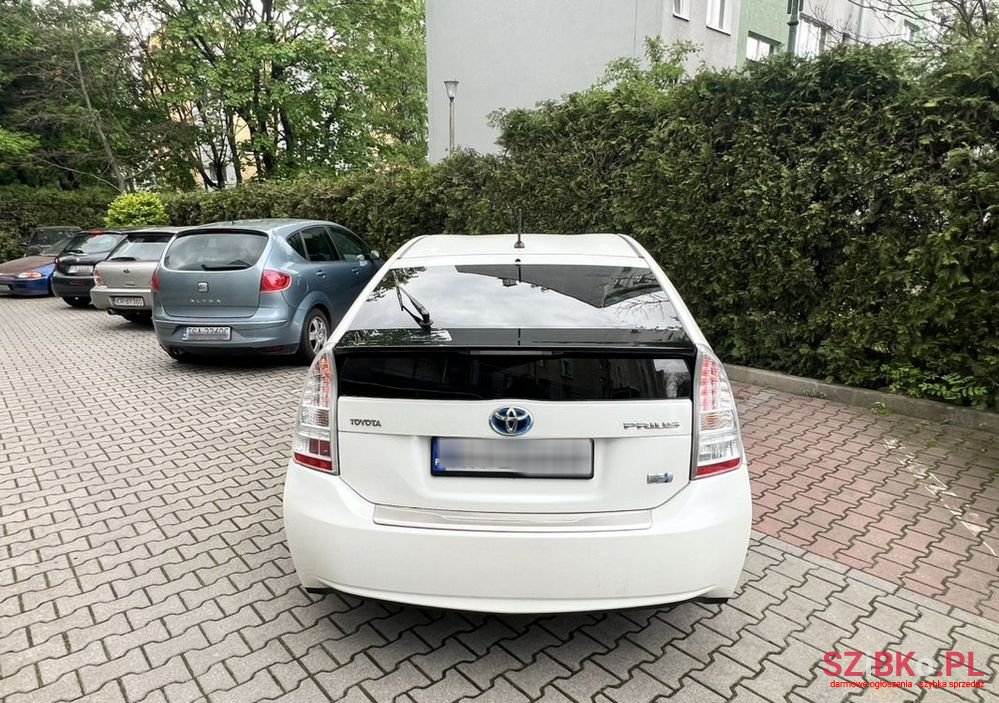 2010' Toyota Prius photo #4