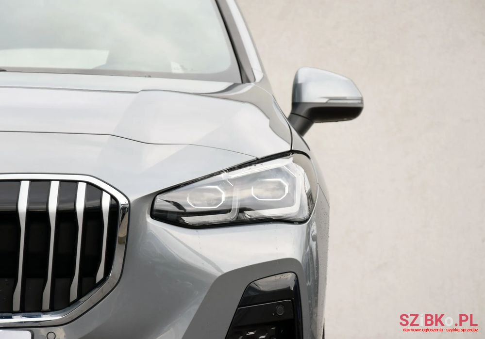 2023' BMW 2 Series photo #6