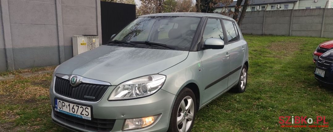 2011' Skoda Fabia photo #3