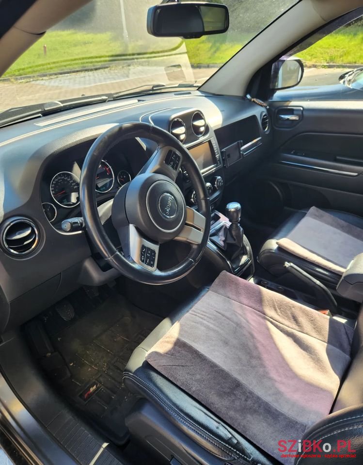 2012' Jeep Compass photo #4