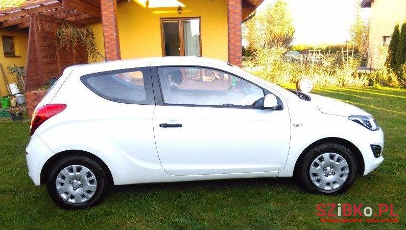 2013' Hyundai i20 photo #2