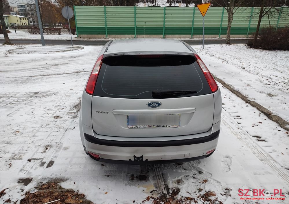 2005' Ford Focus 1.6 16V Ghia photo #3