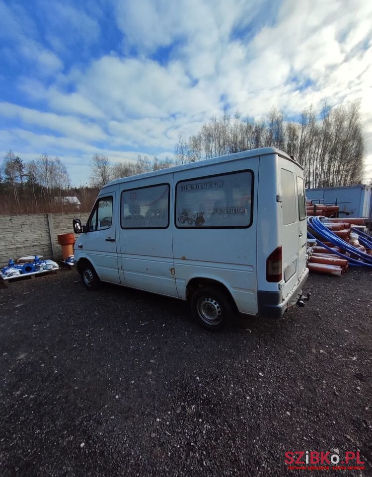 2005' Mercedes-Benz Sprinter photo #1