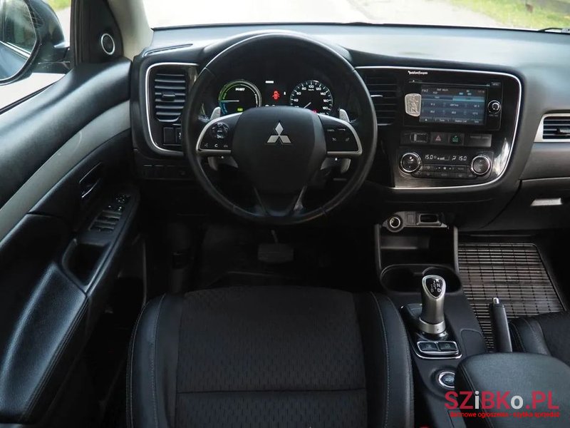 2014' Mitsubishi Outlander photo #5