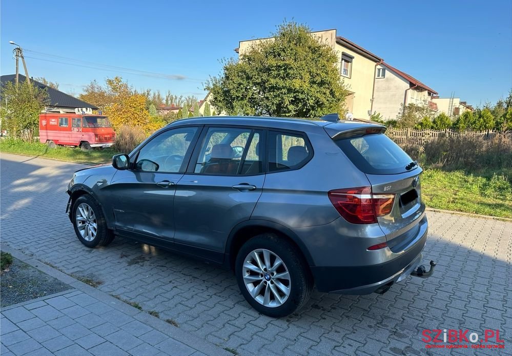2011' BMW X3 Xdrive20D photo #3