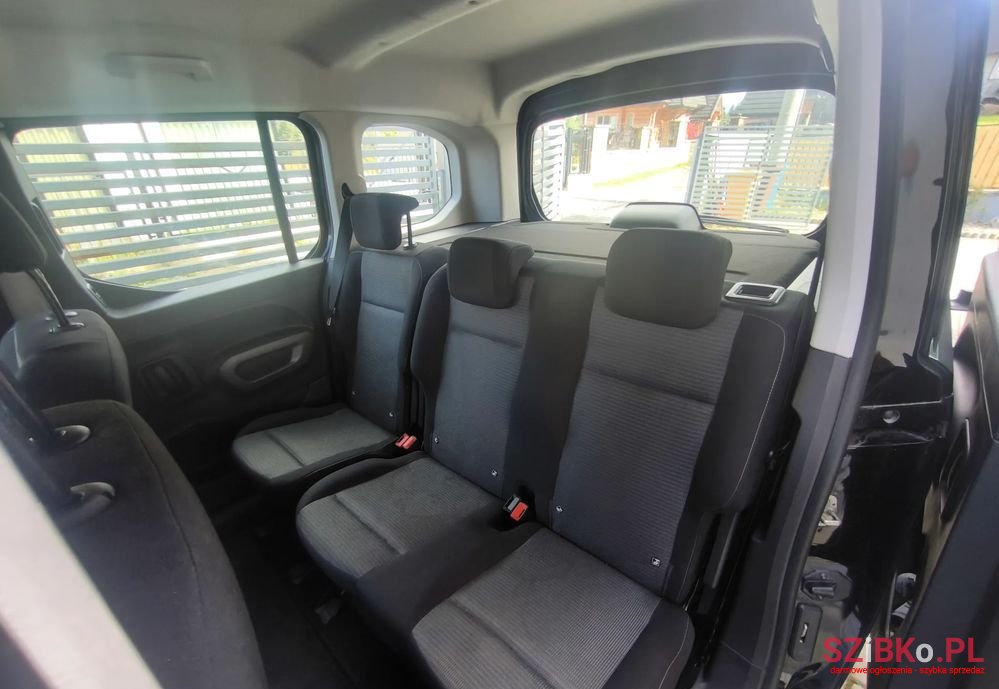 2020' Toyota ProAce City Verso photo #6