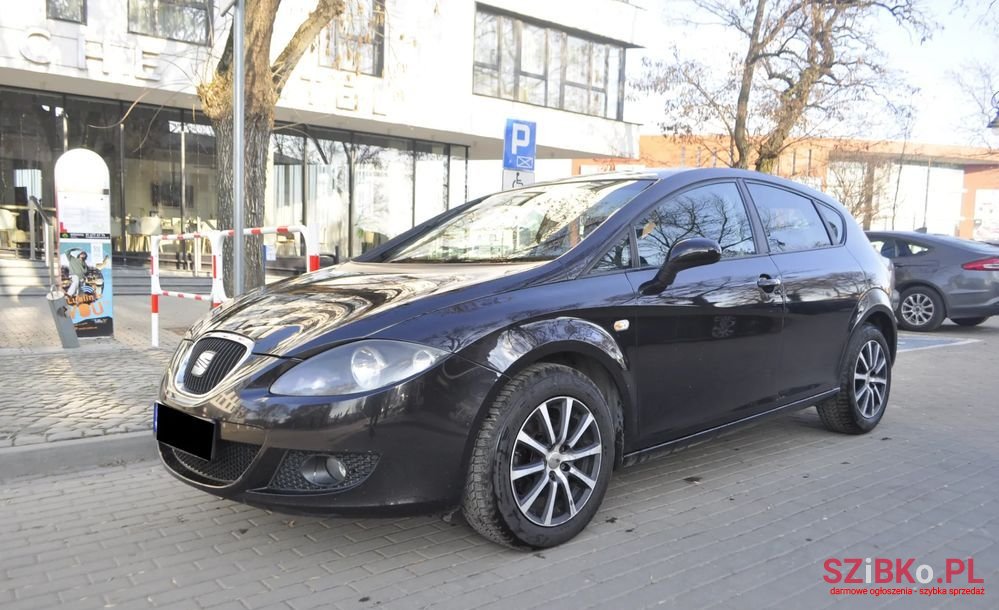 2009' SEAT Leon photo #2