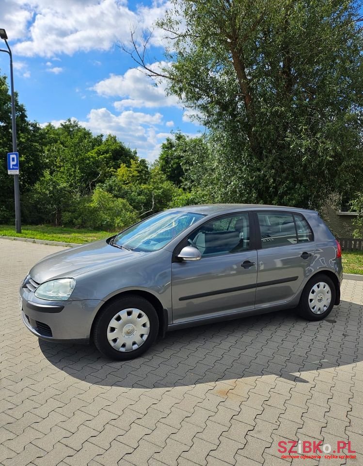 2005' Volkswagen Golf photo #4