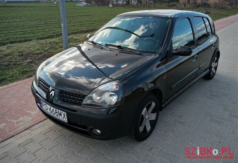 2002' Renault Clio photo #1
