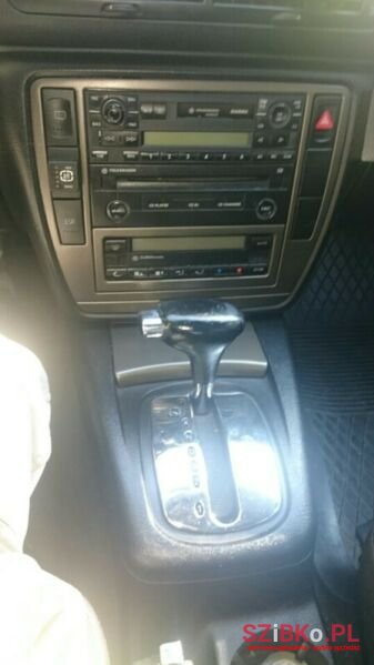 2001' Volkswagen Passat photo #4