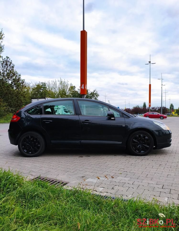 2008' Citroen C4 photo #6