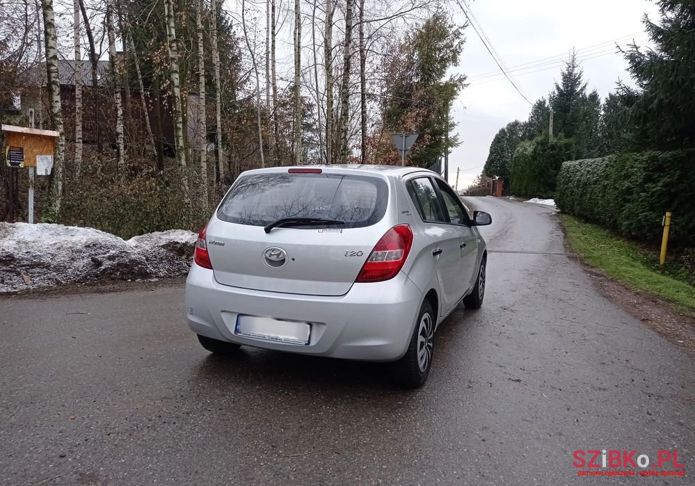 2009' Hyundai i20 1.2 Comfort photo #5