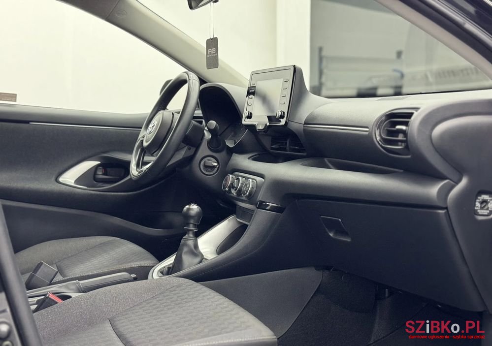 2021' Toyota Yaris photo #5