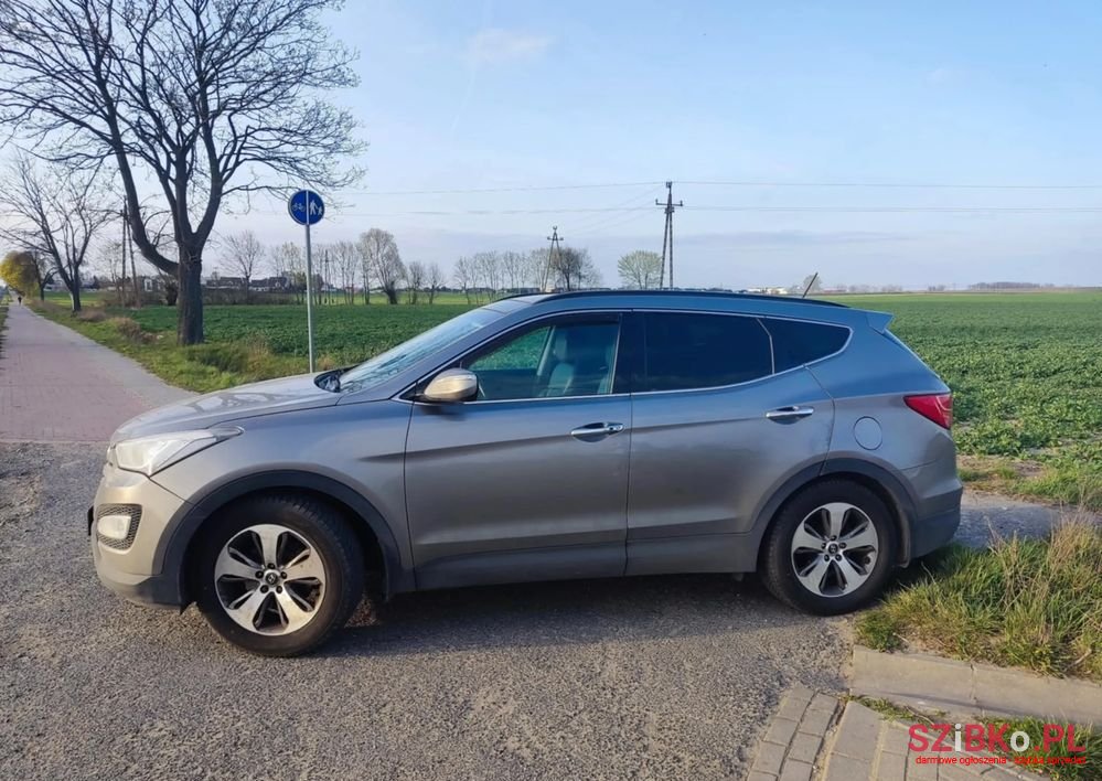 2014' Hyundai Santa Fe 2.0 T Sport Utility photo #6