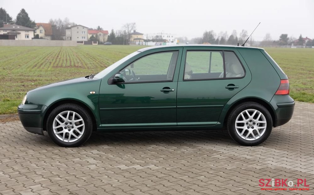 1999' Volkswagen Golf photo #2