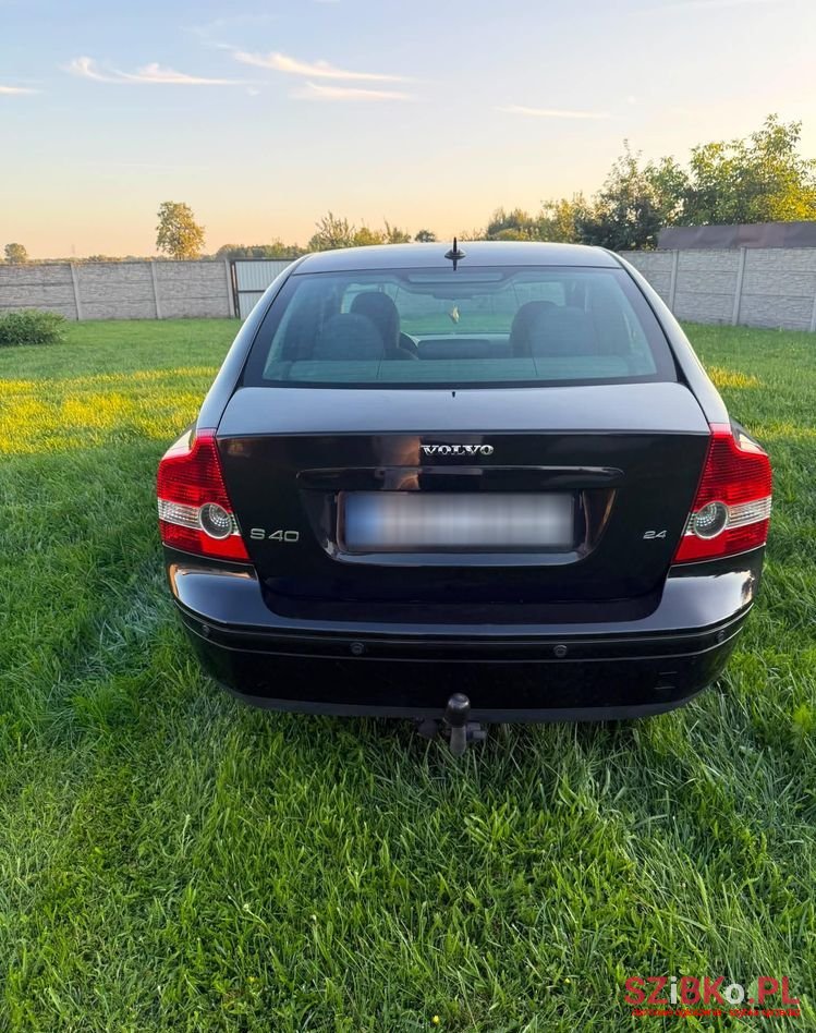 2004' Volvo S40 2.4 photo #6