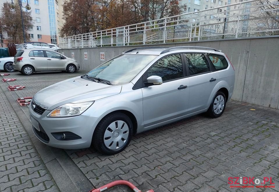 2010' Ford Focus photo #2