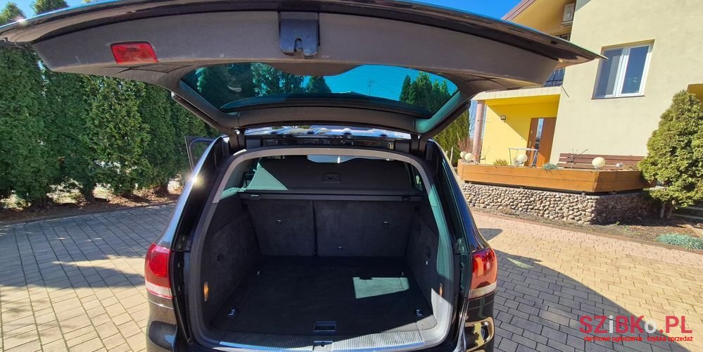 2007' Volkswagen Touareg photo #3