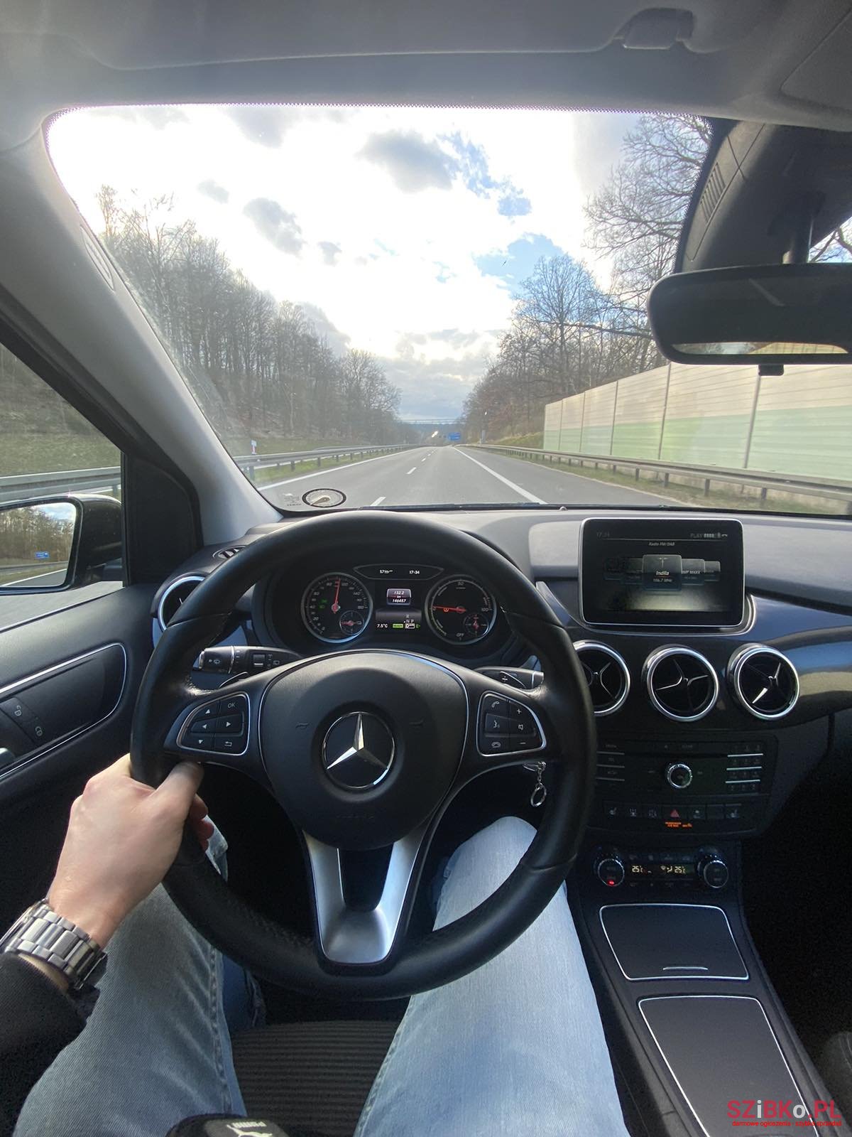 2016' Mercedes-Benz B-Class photo #5