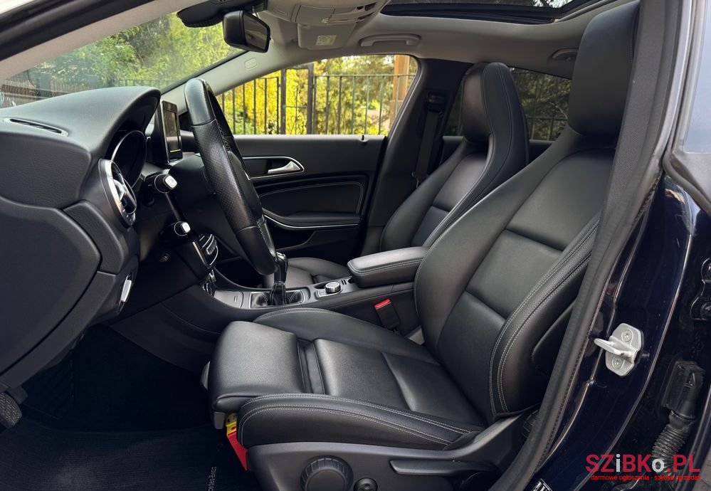 2017' Mercedes-Benz CLA 180 D Amg Line photo #6