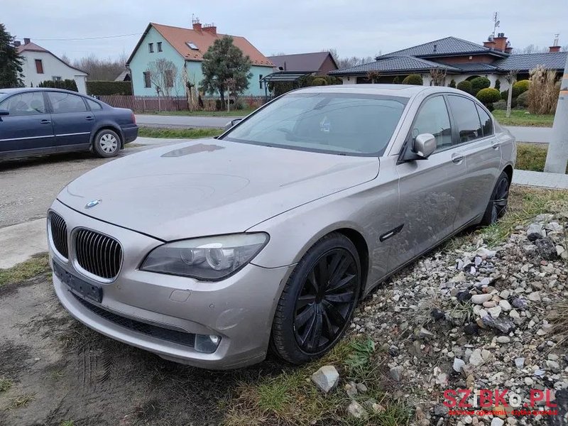 2008' BMW 7 Series 730D photo #4