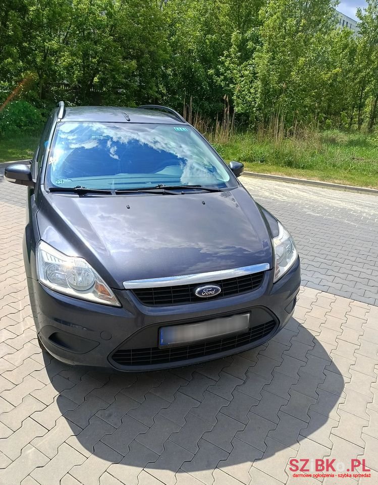 2010' Ford Focus 1.6 Ambiente photo #2