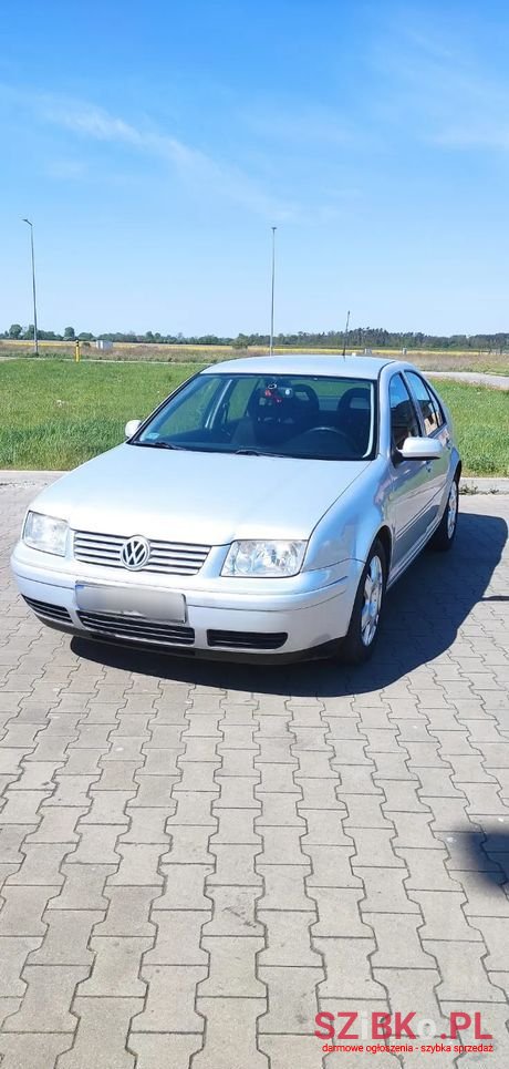 1999' Volkswagen Bora 1.6 photo #3