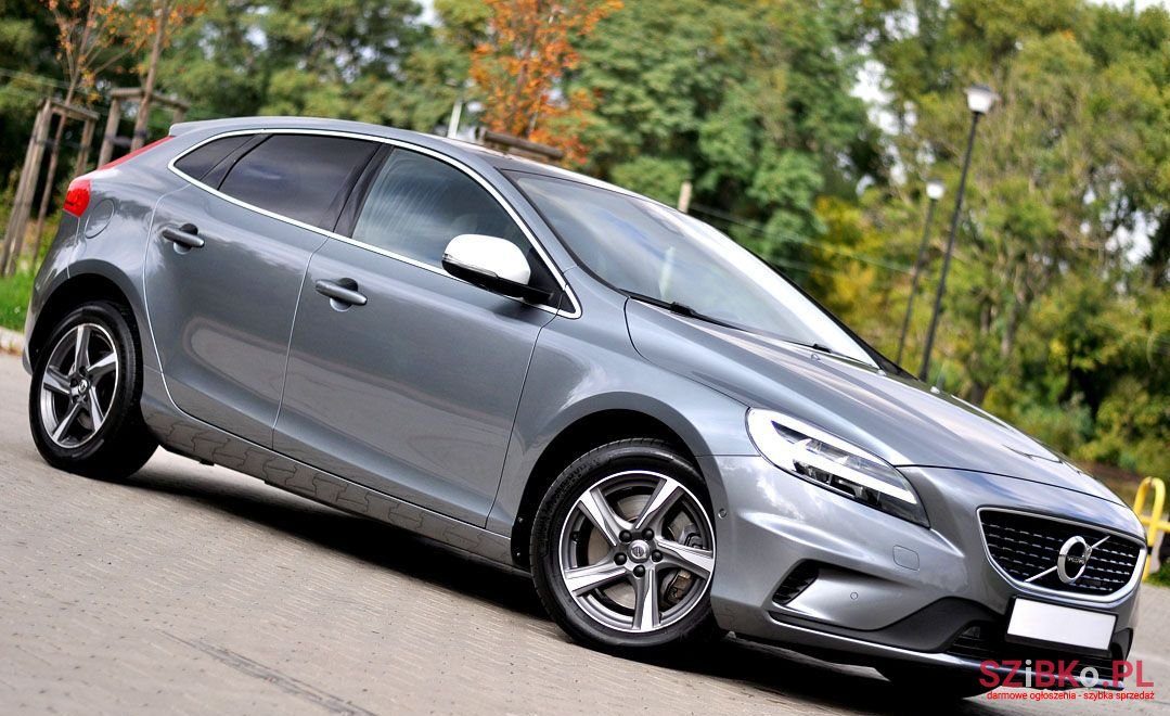 2017' Volvo V40 photo #6