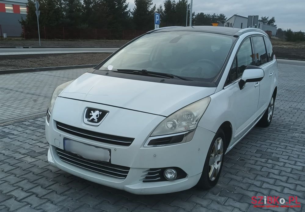 2013' Peugeot 5008 photo #1