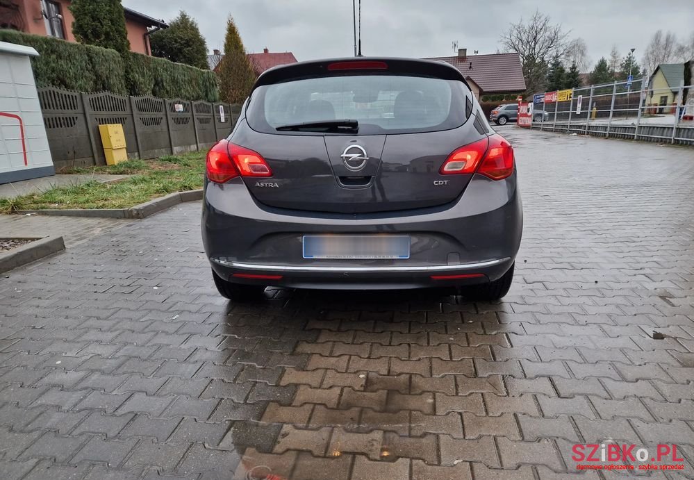 2013' Opel Astra photo #6