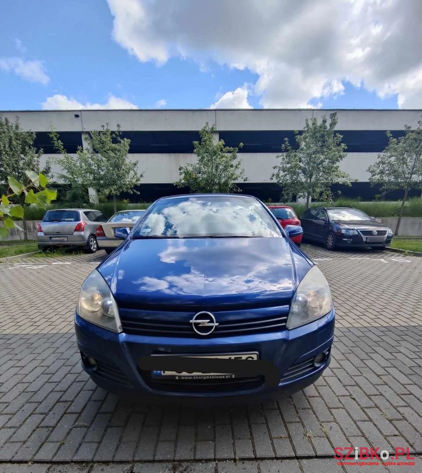 2005' Opel Astra photo #4