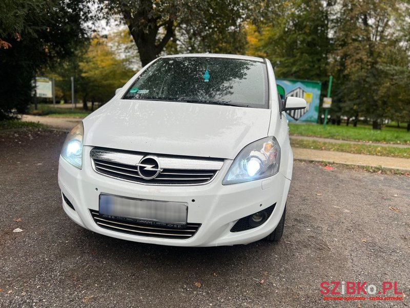 2008' Opel Zafira 1.7 Cdti 111 photo #2