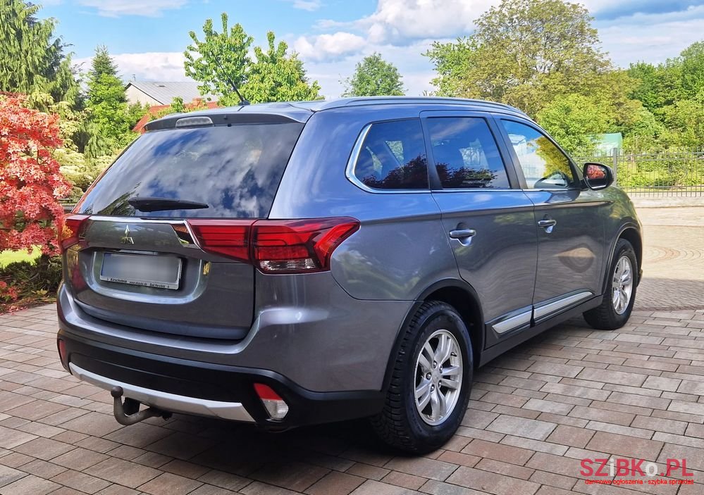 2017' Mitsubishi Outlander 2.0 Invite + 2Wd photo #4