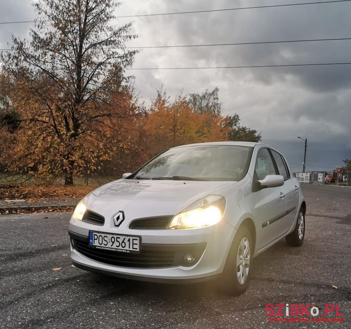 2006' Renault Clio photo #1