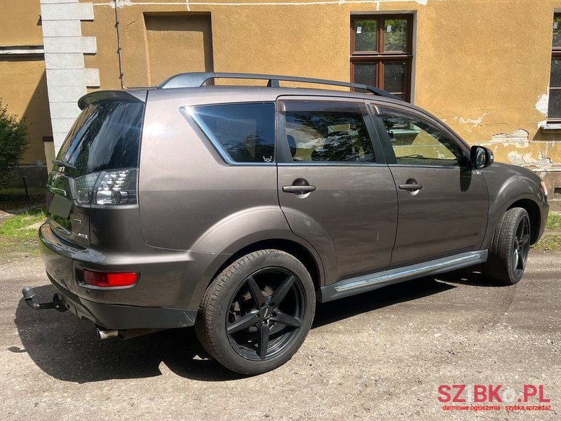 2011' Mitsubishi Outlander photo #3