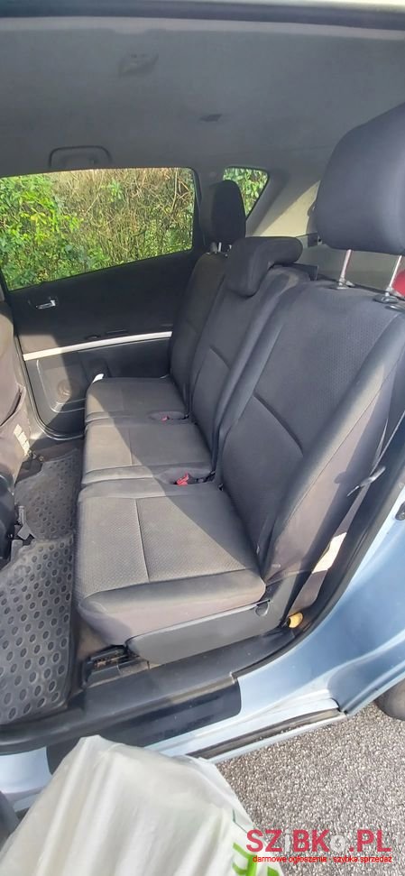 2004' Toyota Corolla Verso photo #3