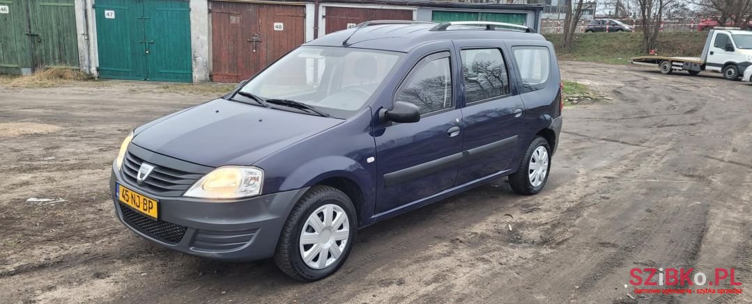 2011' Dacia Logan photo #1