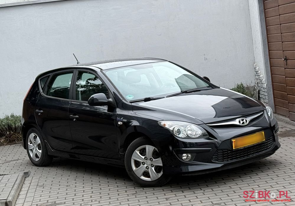 2011' Hyundai i30 photo #1