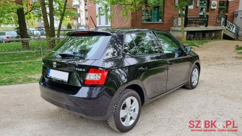 2016' Skoda Fabia photo #4