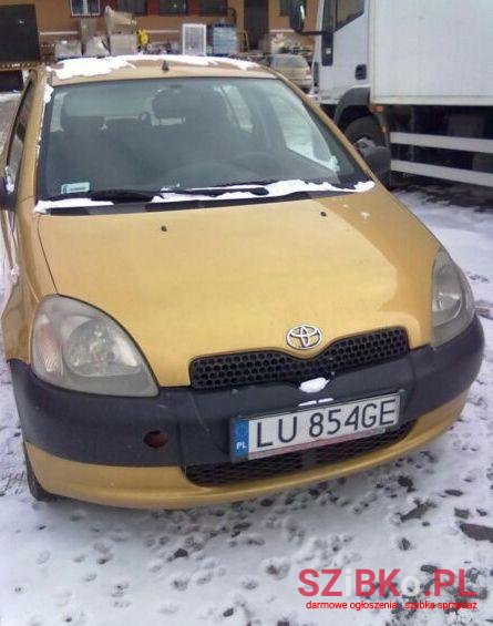 2004' Toyota Yaris photo #1