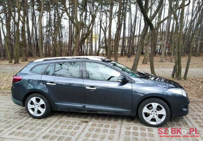 2010' Renault Megane photo #1