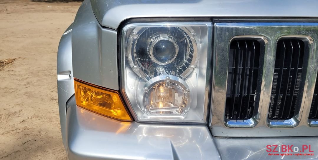 2006' Jeep Commander photo #4