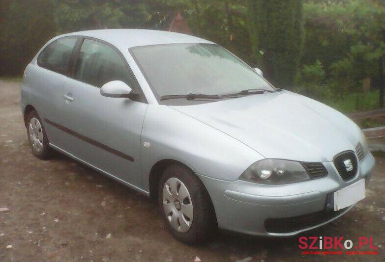 2004' SEAT Ibiza photo #1